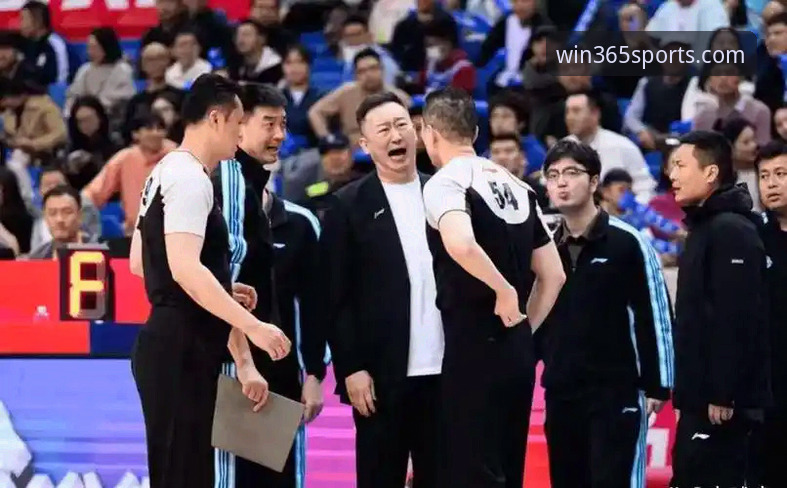 完美体育娱乐官网 揭秘山西男篮2-0横扫青岛背后:从20分领先到惊险晋级的战术博弈